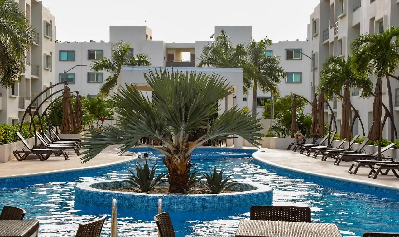Quinta Spring, Cancun Apartment