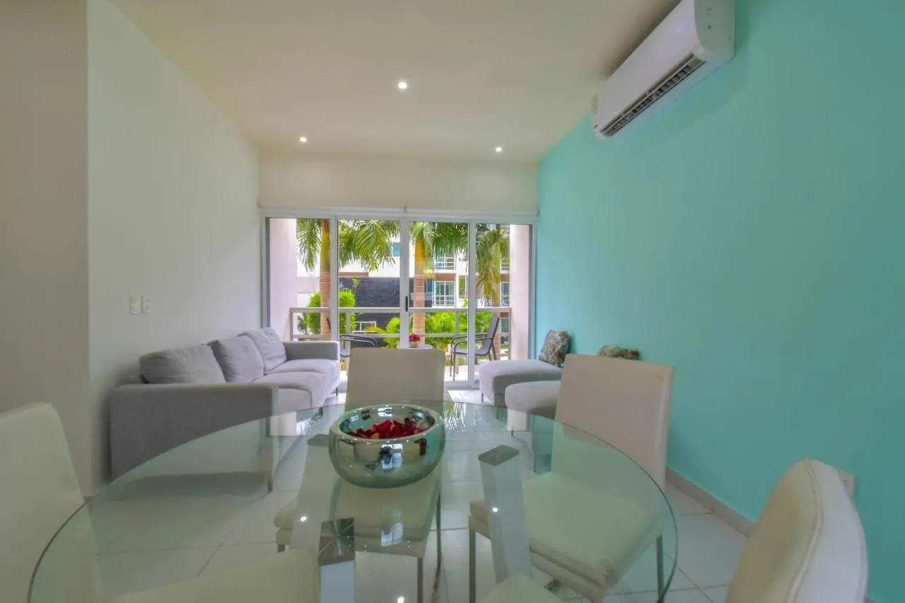 Quinta Spring, Cancun Apartment