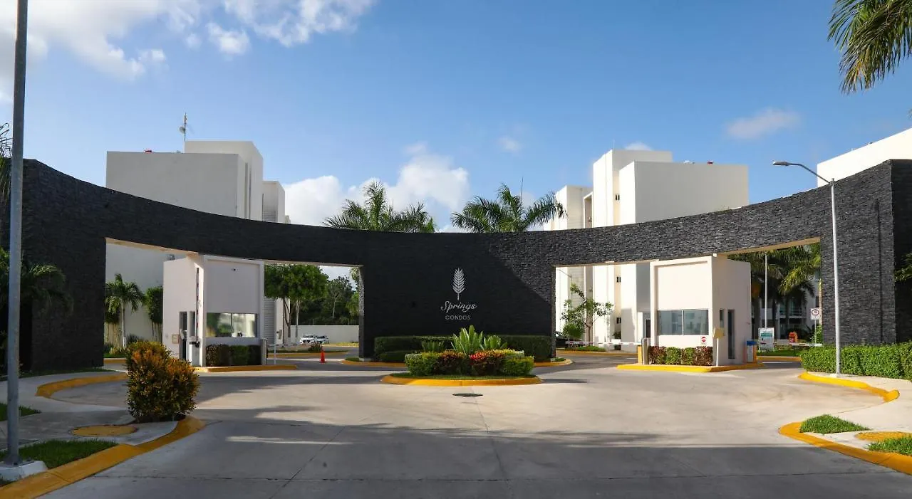 Quinta Spring, Cancun